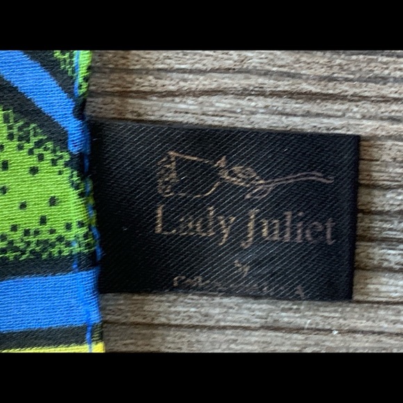 Sarong - Picture 6 of 6